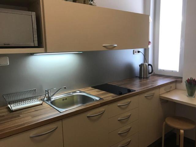 Apartman Innova Zlin Bagian luar foto