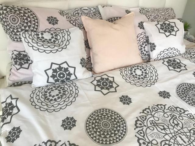 Apartman Innova Zlin Bagian luar foto