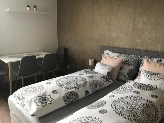 Apartman Innova Zlin Bagian luar foto